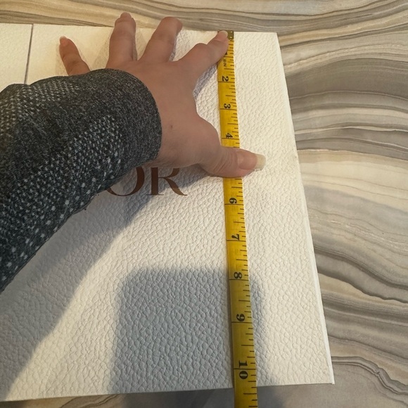 Dior White and Gold Box - Picture 10 of 10